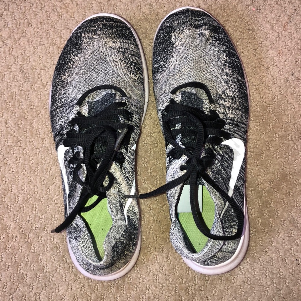 Gray Speckled Flynit Nike Free Run Shoes